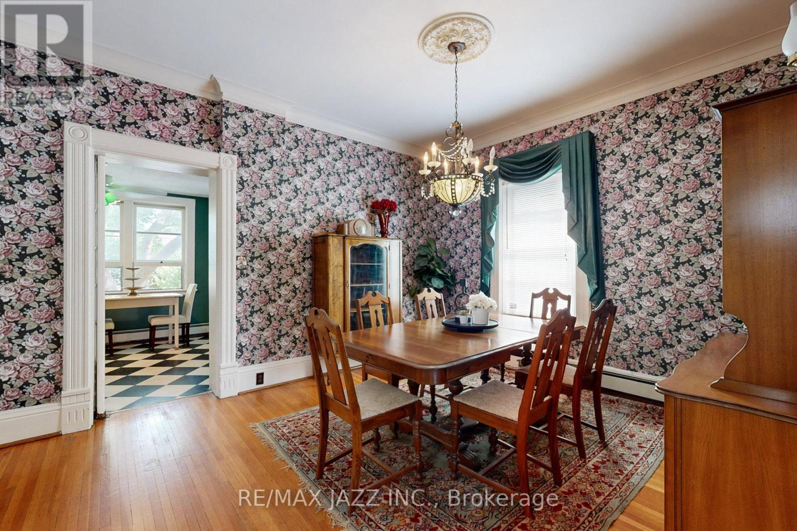 243 Brant Avenue Property Photo 12