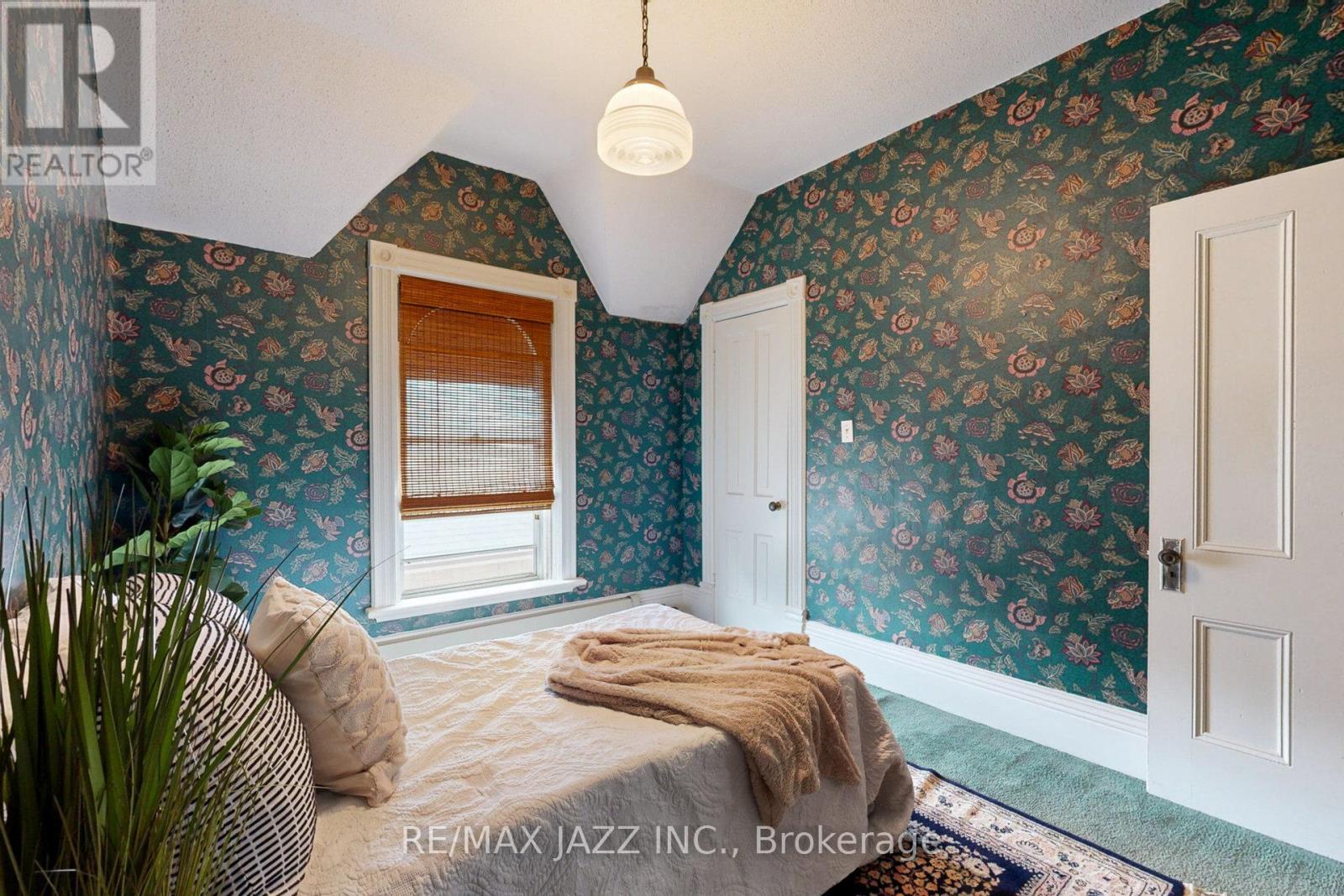 243 Brant Avenue Property Photo 26