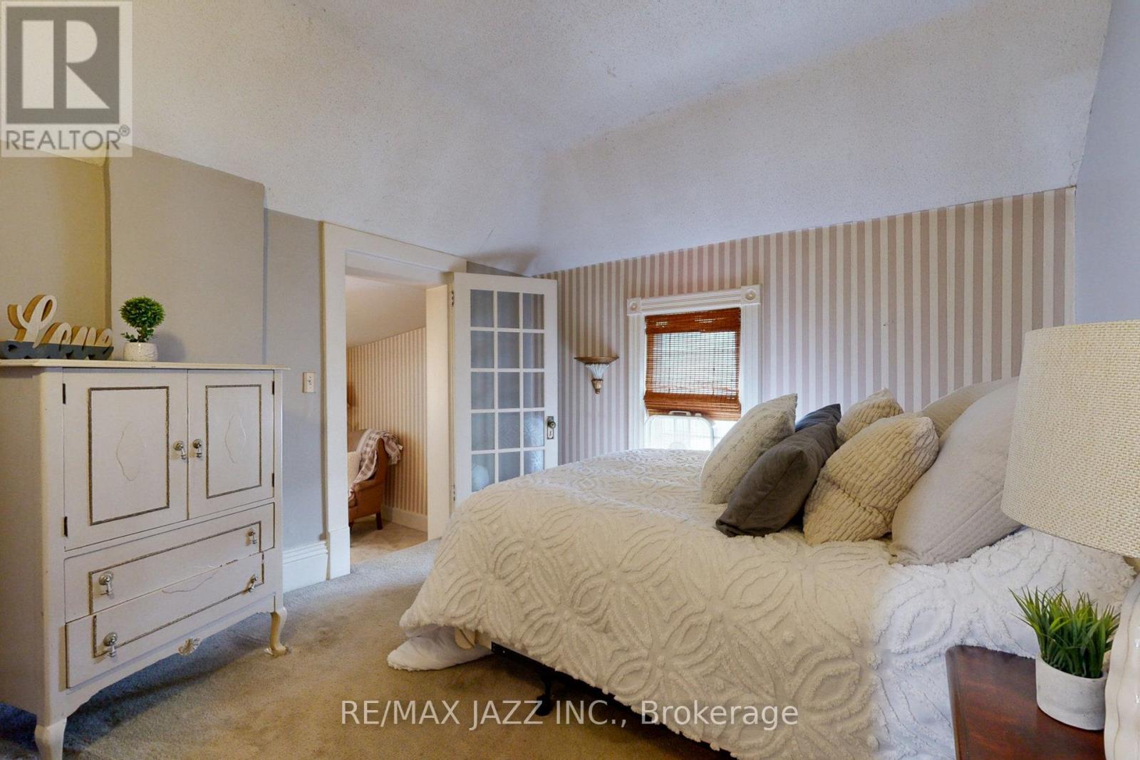 243 Brant Avenue Property Photo 28