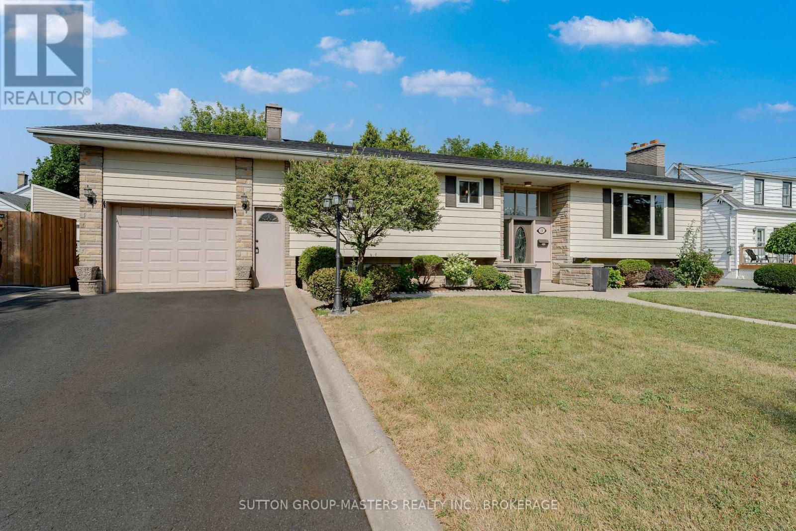 14 Baker Street Property Photo 1