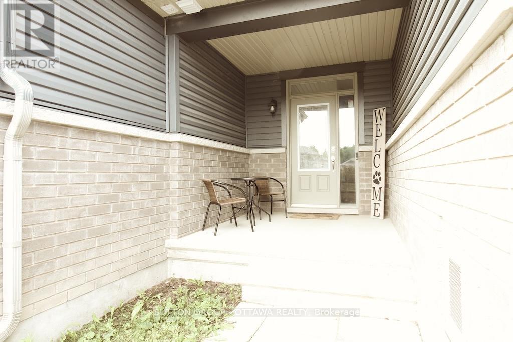 303 Rue De L Etang Street Property Photo 3