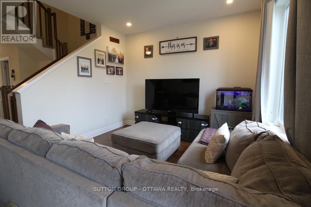 303 Rue De L Etang Street Property Photo 10