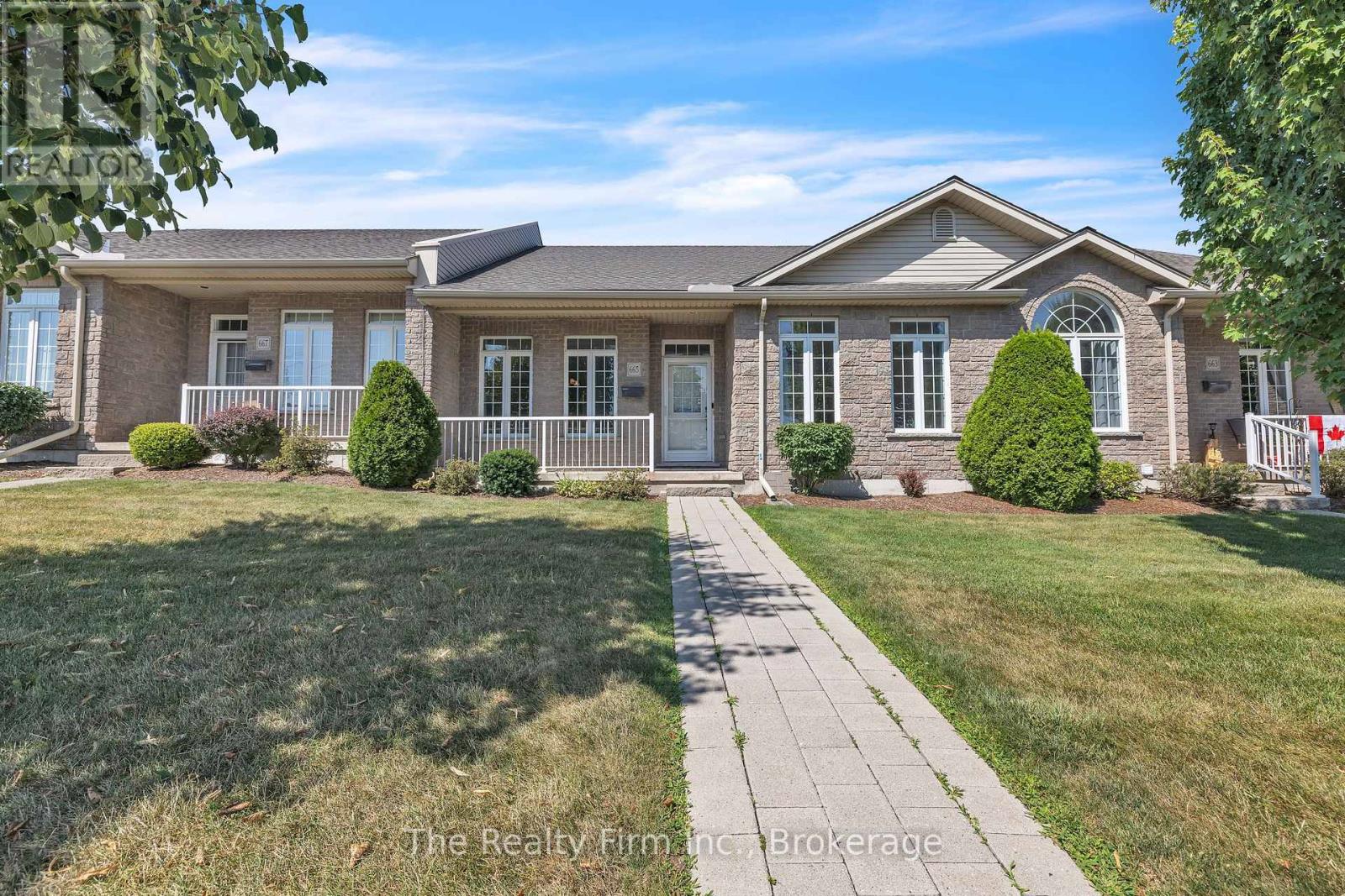 3 - 665 Southwood Way Property Photo 1