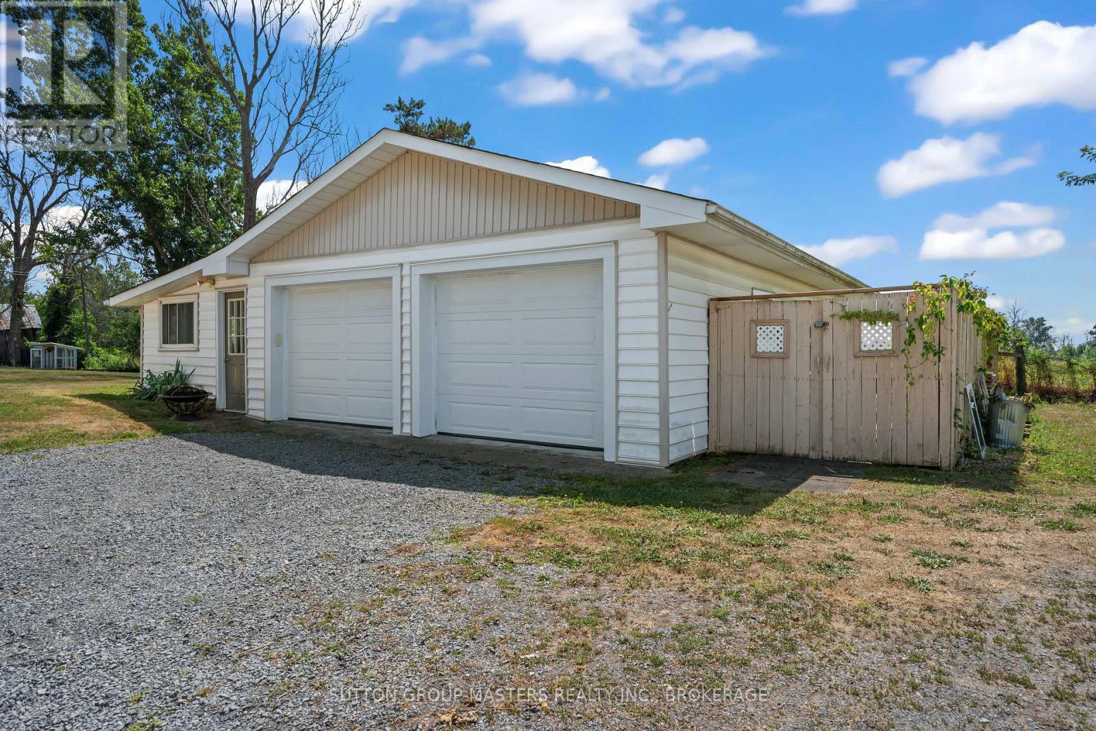 3995 Boyce Road Property Photo 7