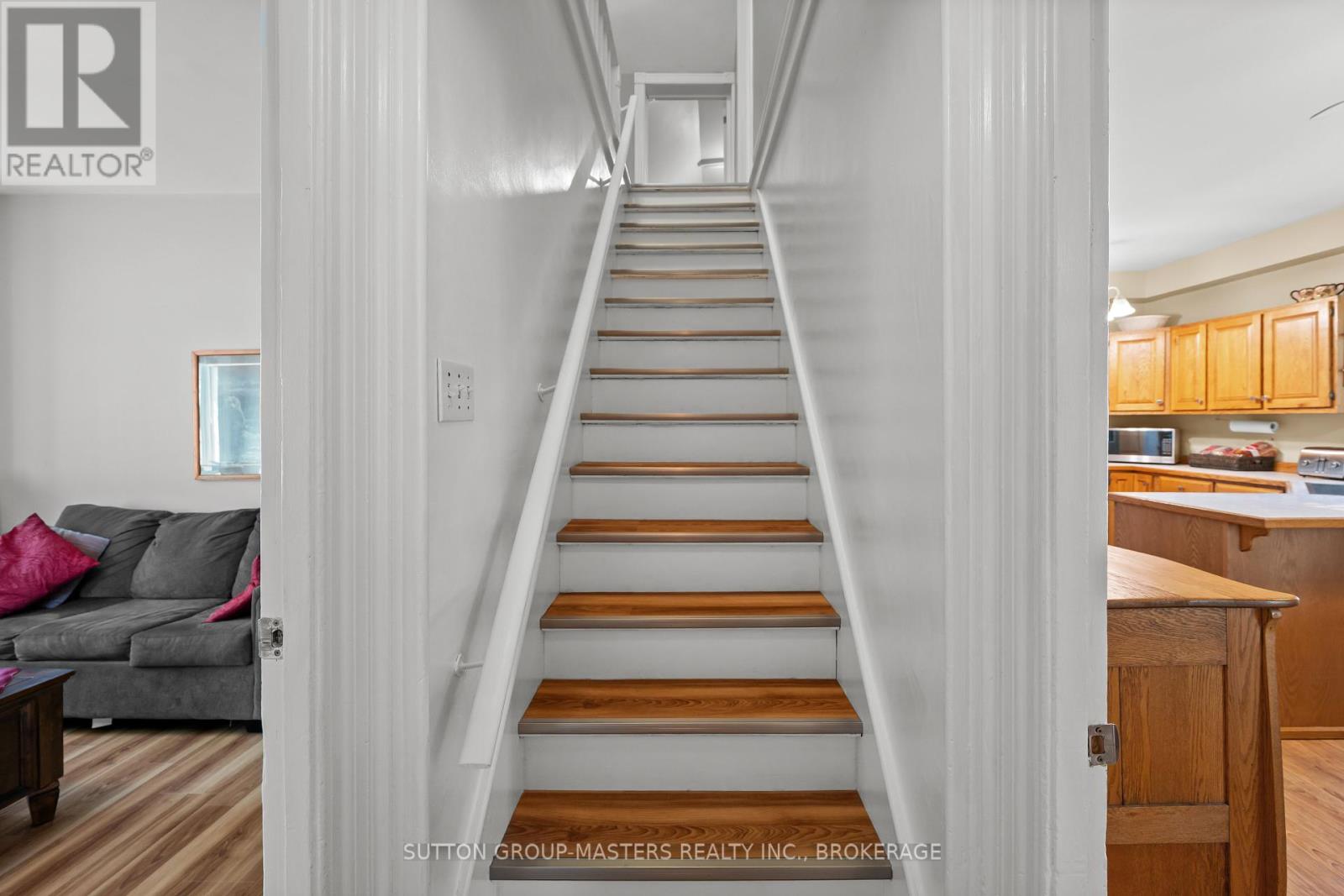 3995 Boyce Road Property Photo 11