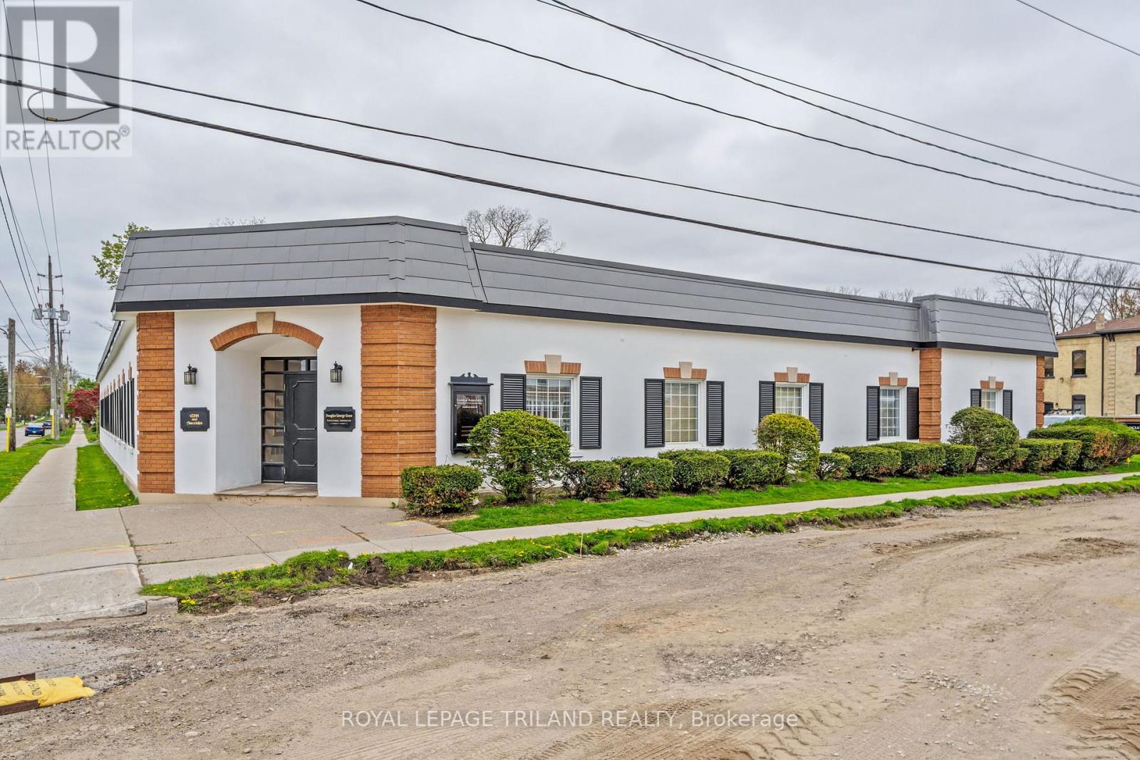 108 Centre St Property Photo 2