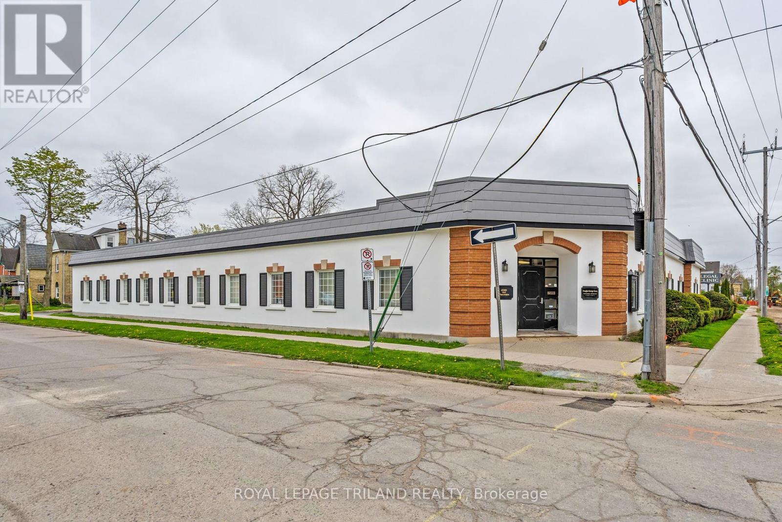 108 Centre St Property Photo 3