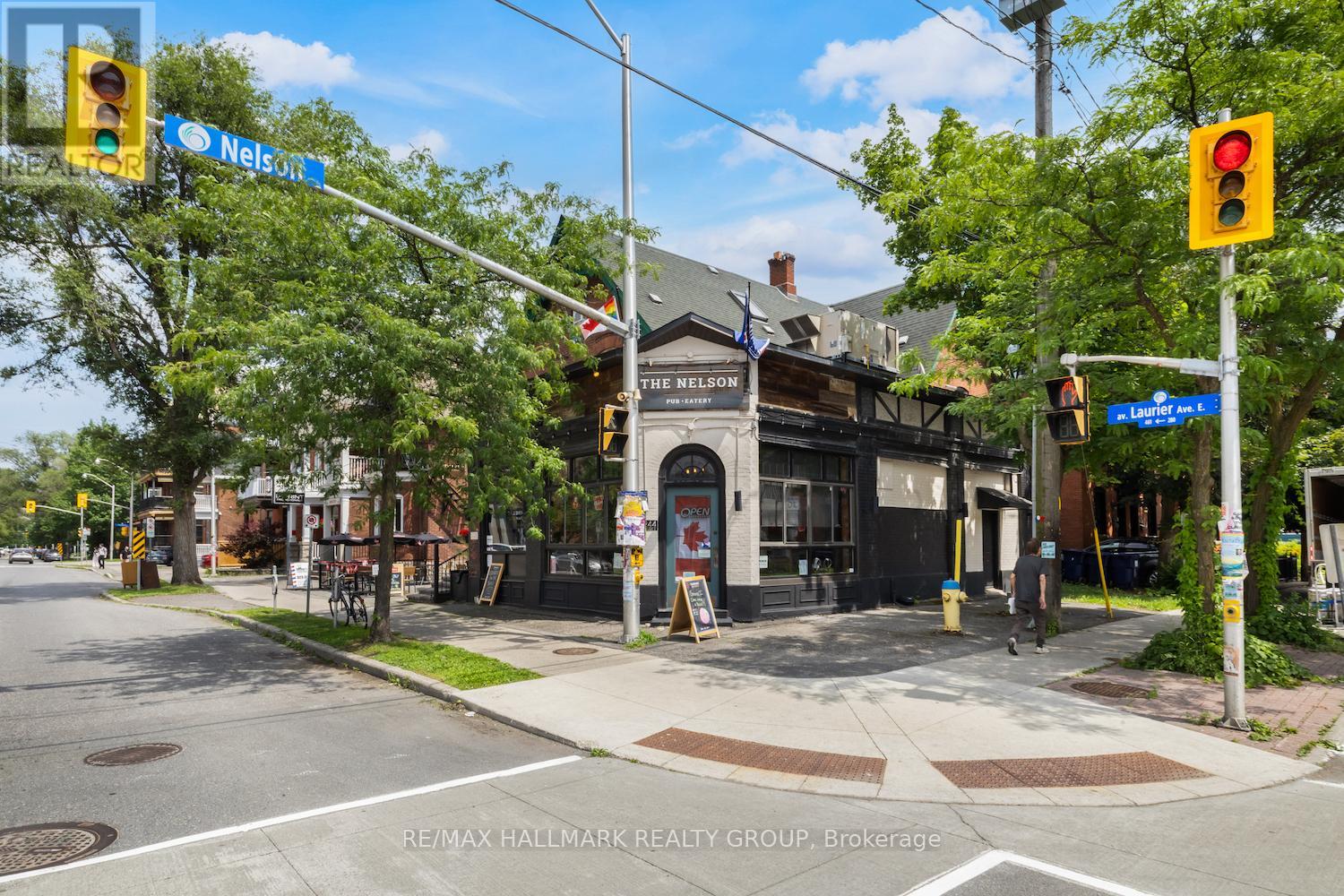 246 Laurier Avenue E Property Photo 2