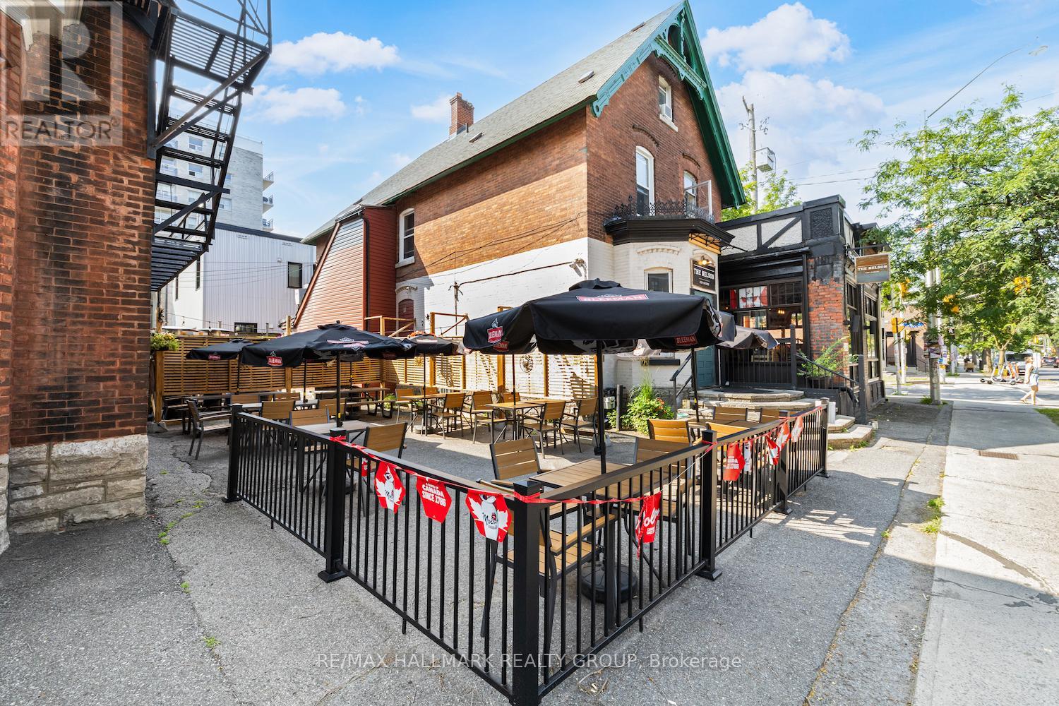 246 Laurier Avenue E Property Photo 4