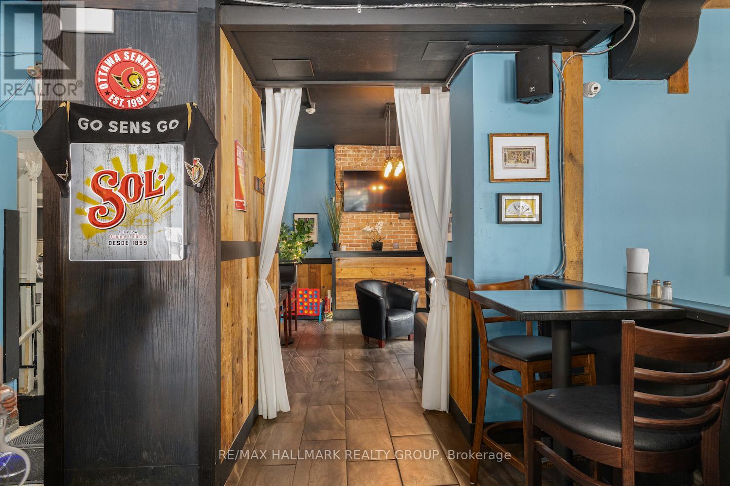 246 Laurier Avenue E Property Photo 14