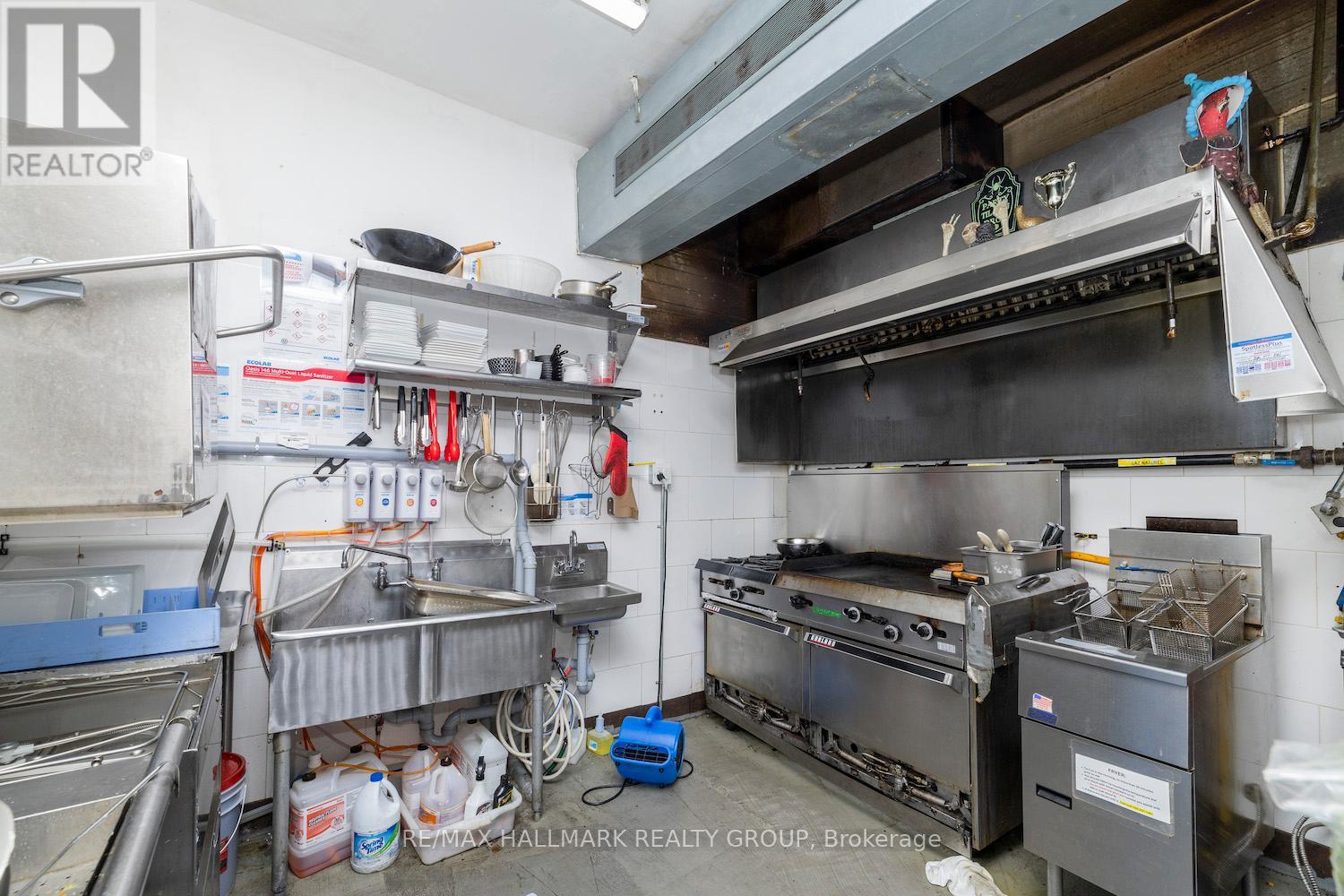 246 Laurier Avenue E Property Photo 19