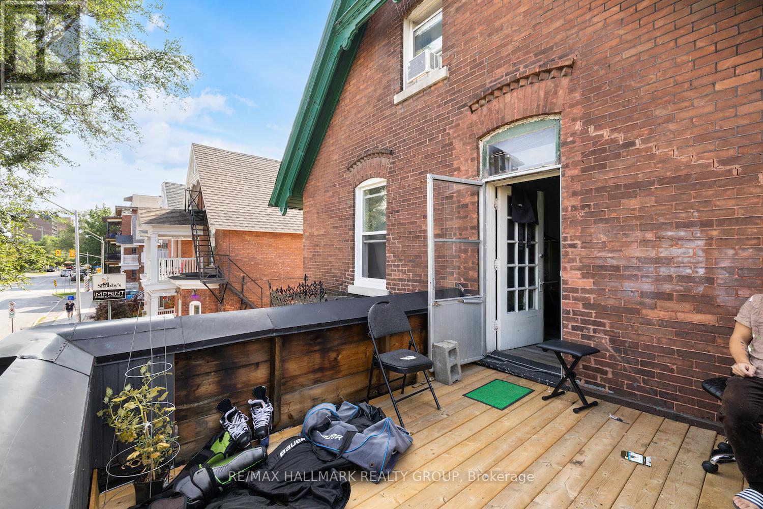 246 Laurier Avenue E Property Photo 34