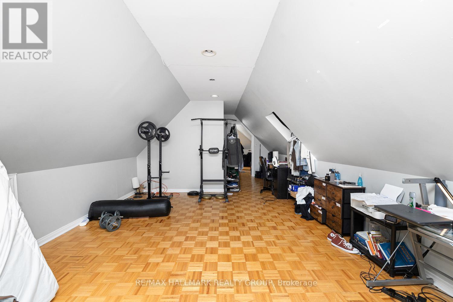 246 Laurier Avenue E Property Photo 44