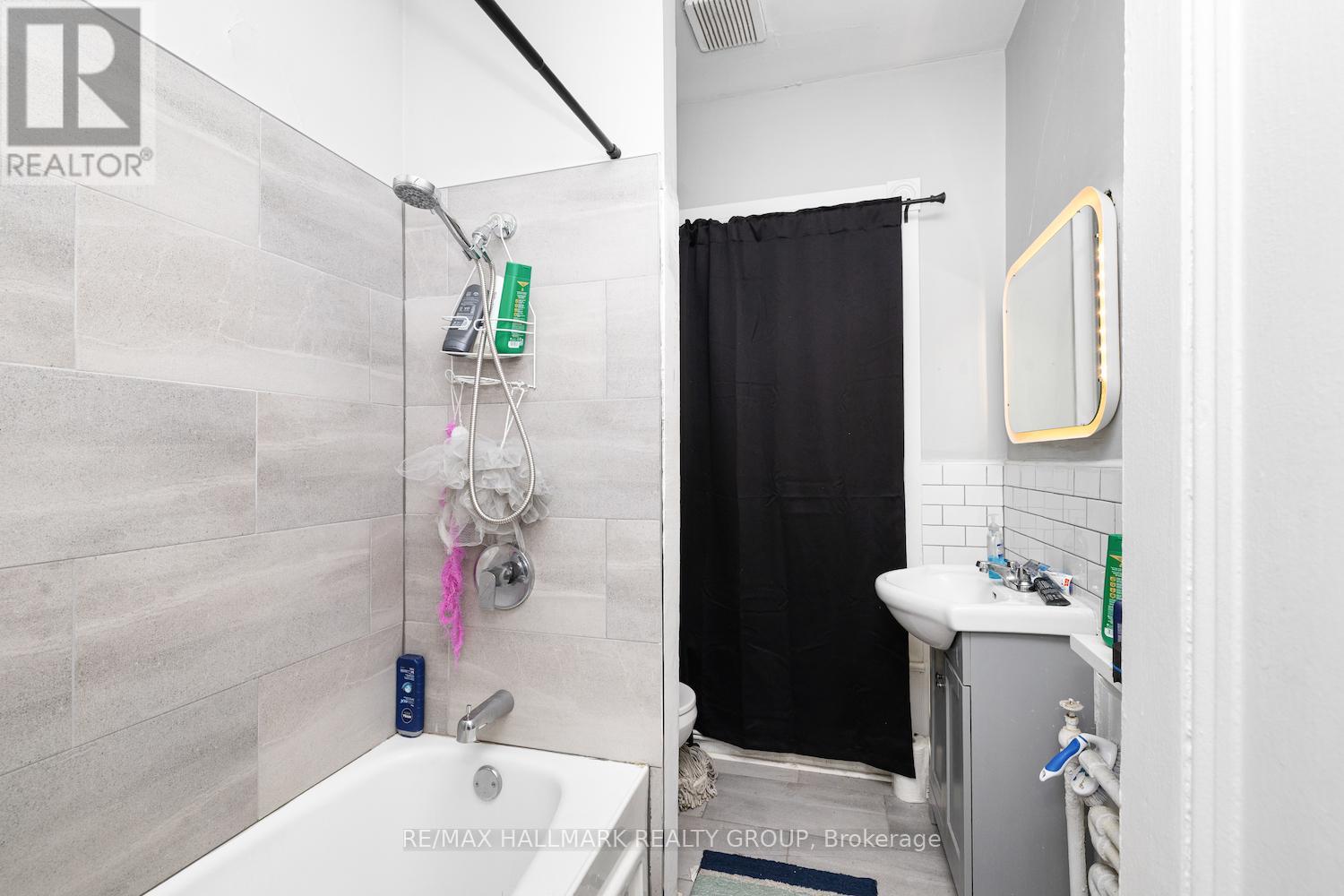246 Laurier Avenue E Property Photo 45