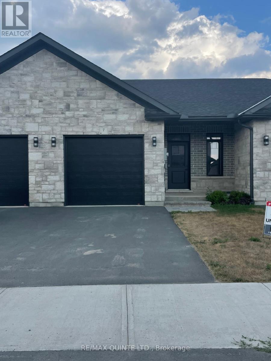 7 Vaughn Court Property Photo 1