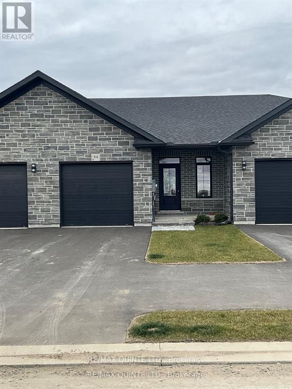 94 Raycroft Drive Property Photo 1