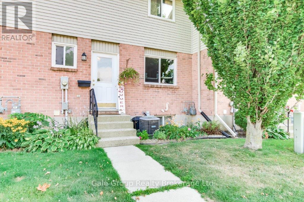 7 - 458 Springbank Avenue N Property Photo 1