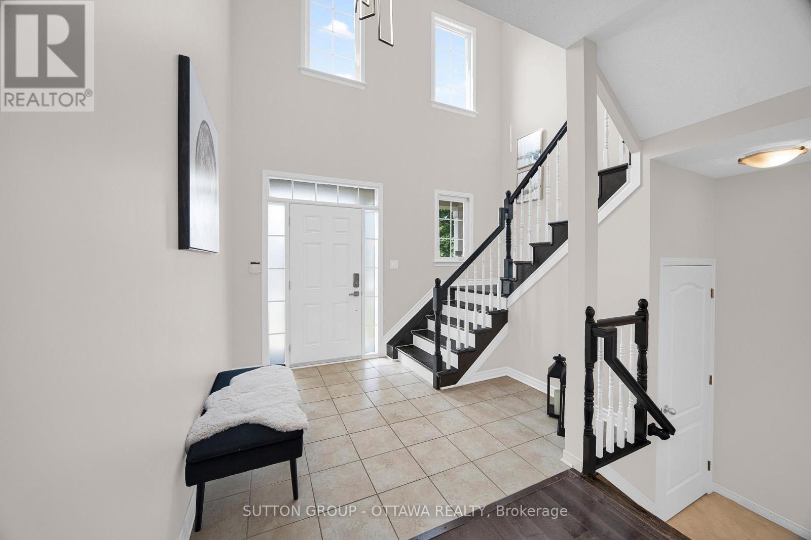 151 Windance Crescent Property Photo 3