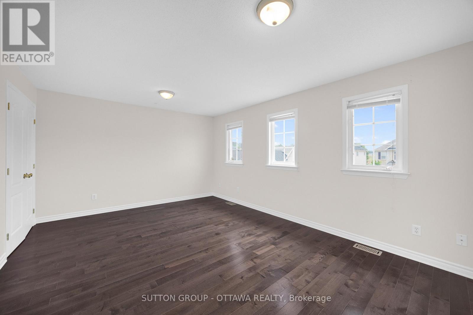 151 Windance Crescent Property Photo 32