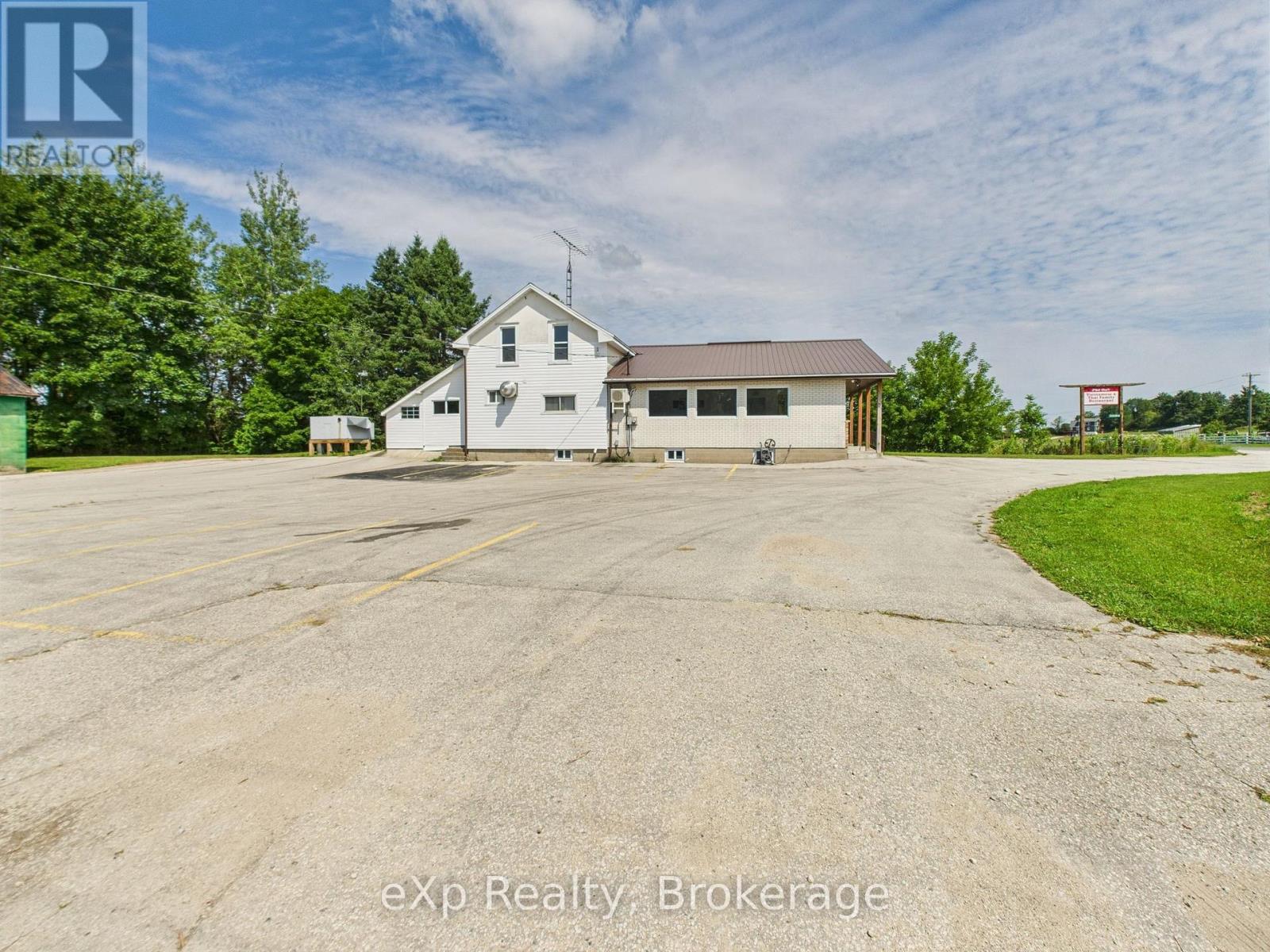 315194 Highway 6 Property Photo 4