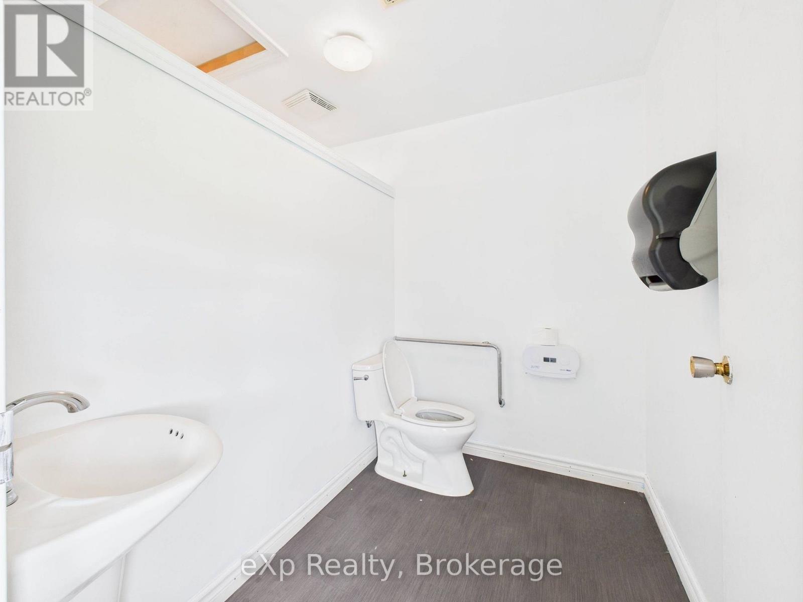 315194 Highway 6 Property Photo 9