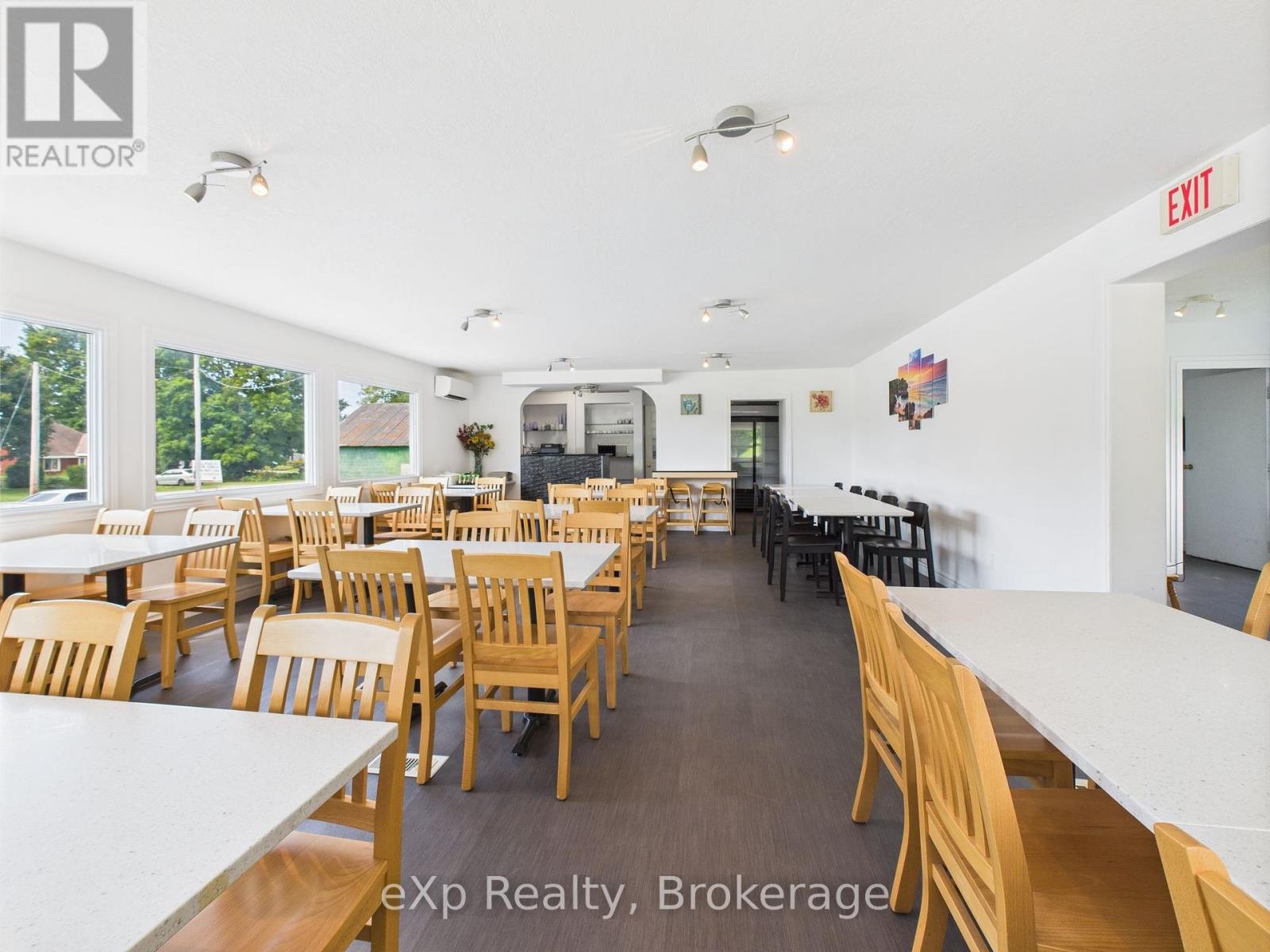 315194 Highway 6 Property Photo 10