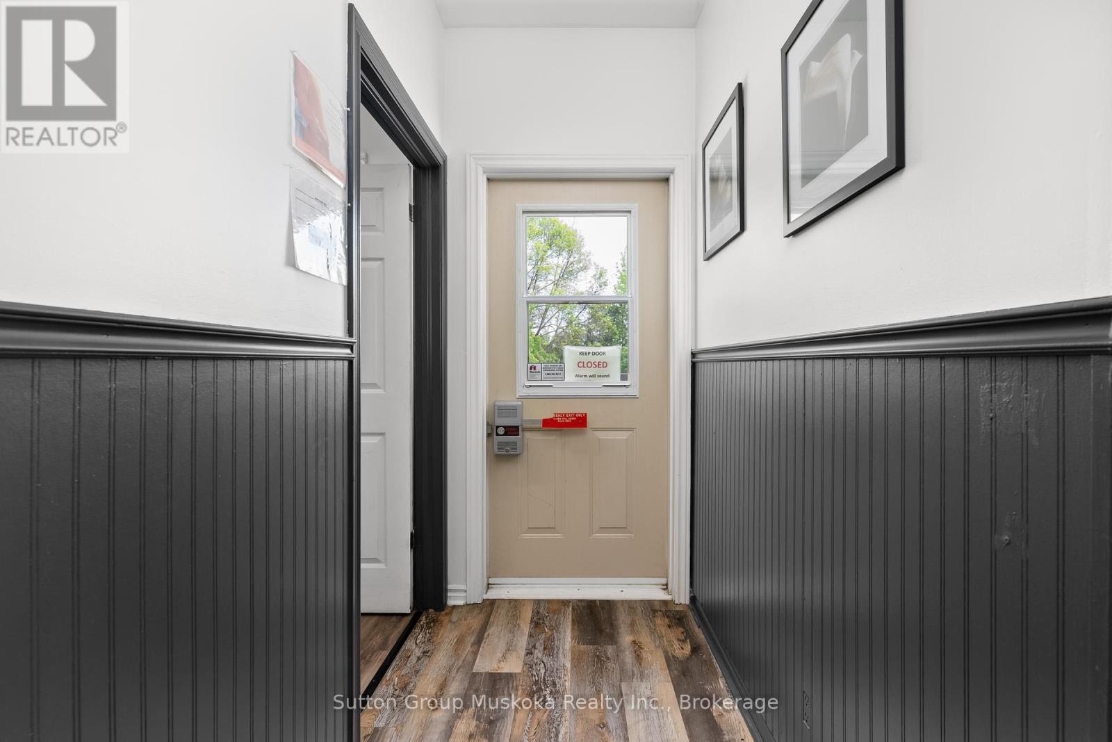126 Main Street W Property Photo 22