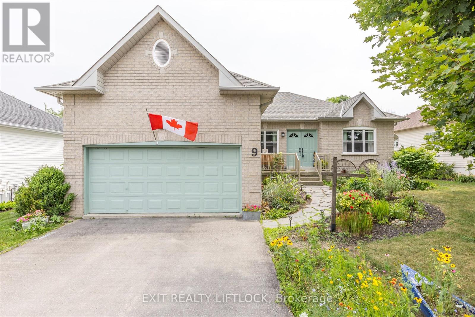 9 Brookside Street Property Photo 1