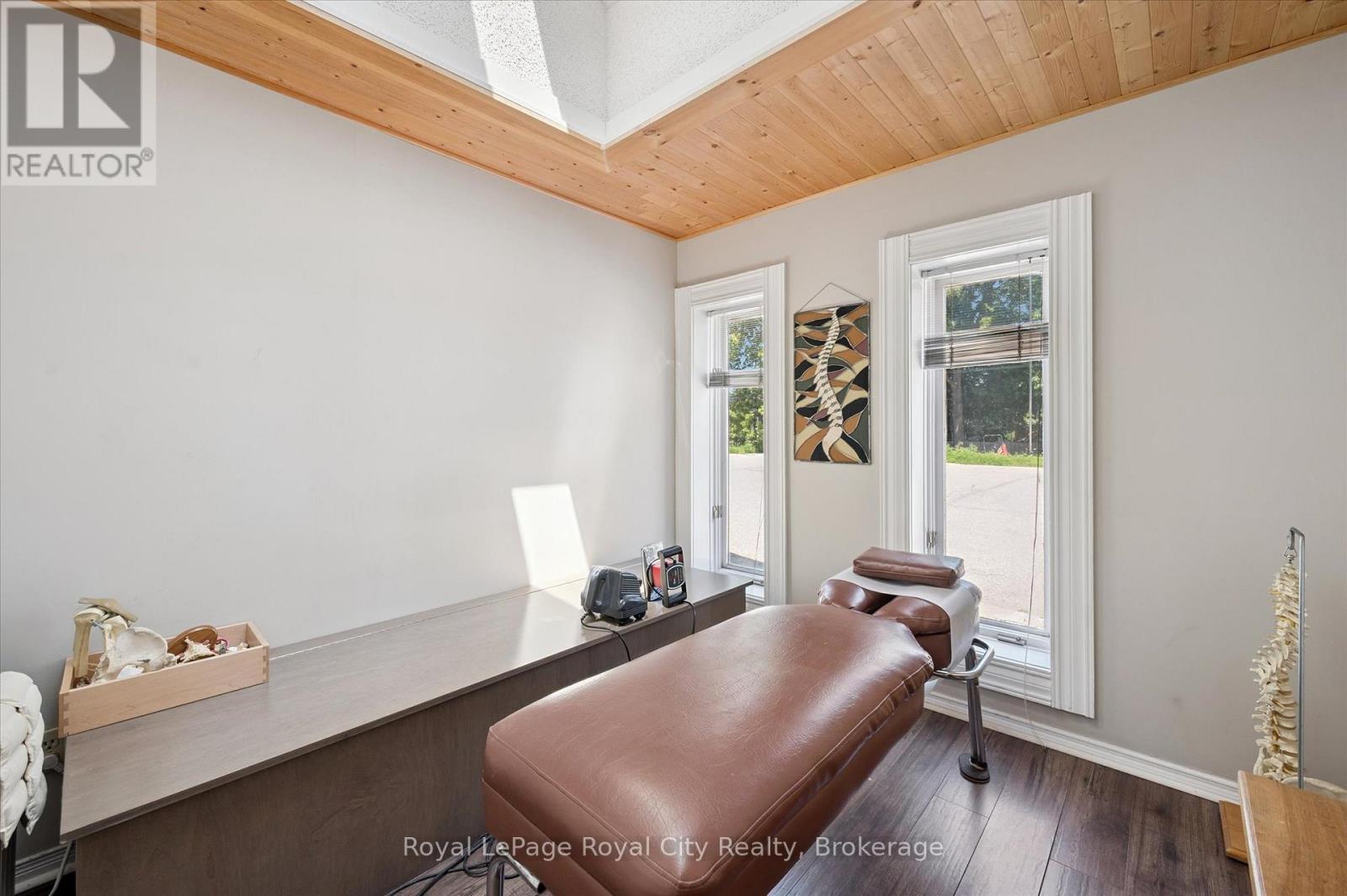 363 Woolwich Street Property Photo 7