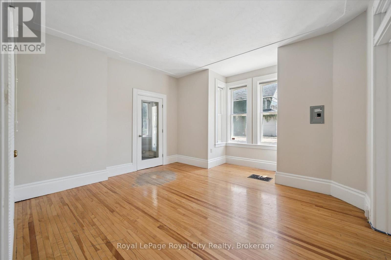 363 Woolwich Street Property Photo 10