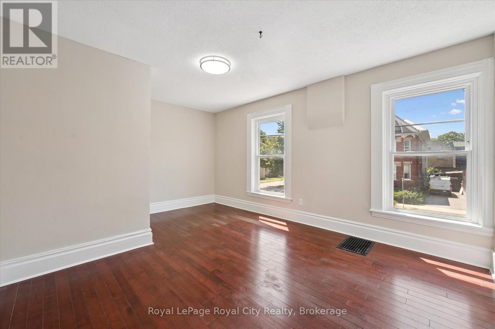 363 Woolwich Street Property Photo 17