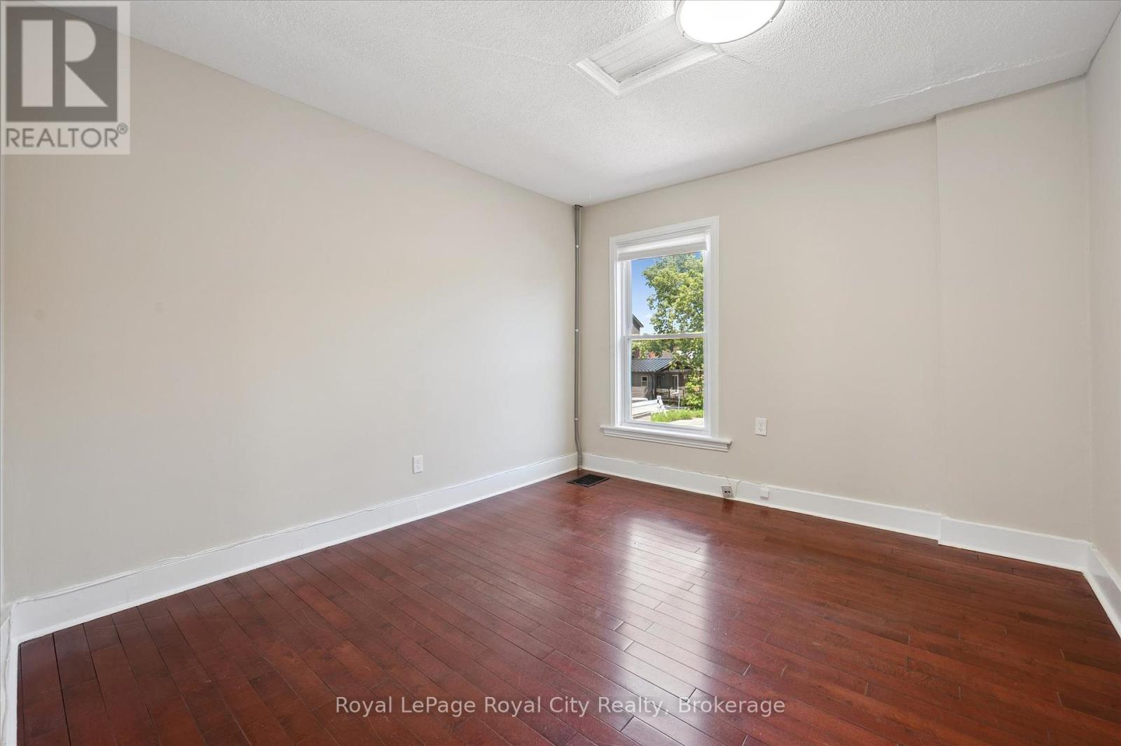 363 Woolwich Street Property Photo 20