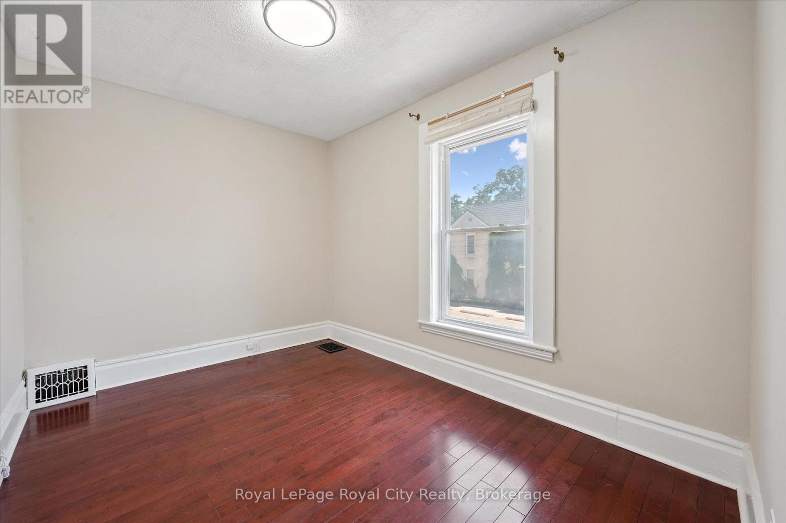 363 Woolwich Street Property Photo 22