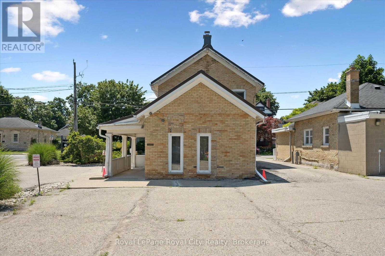 363 Woolwich Street Property Photo 26