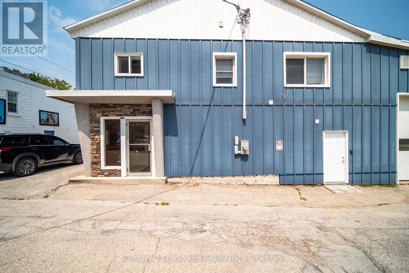 340 Boyd Street Property Photo 3