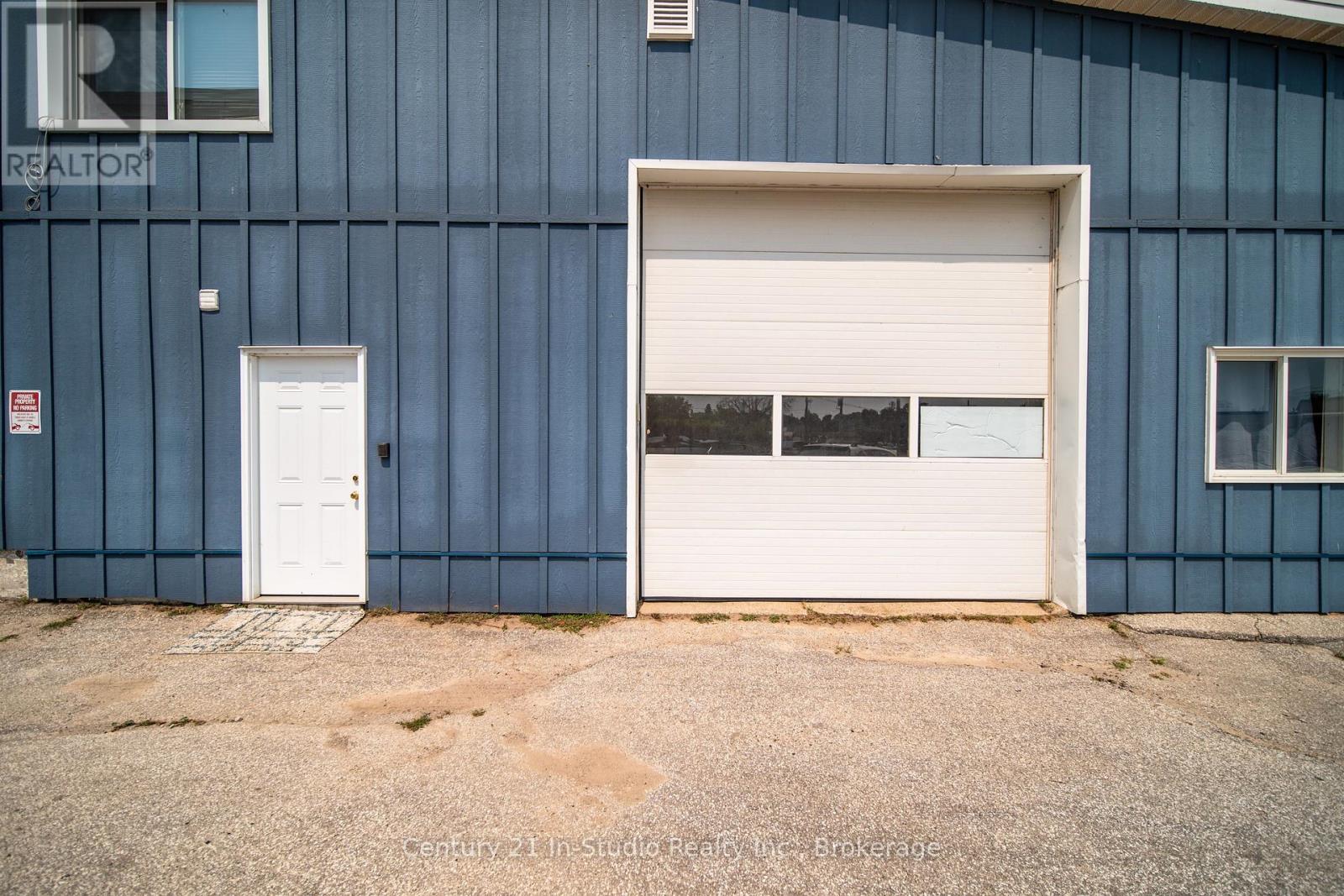 340 Boyd Street Property Photo 8