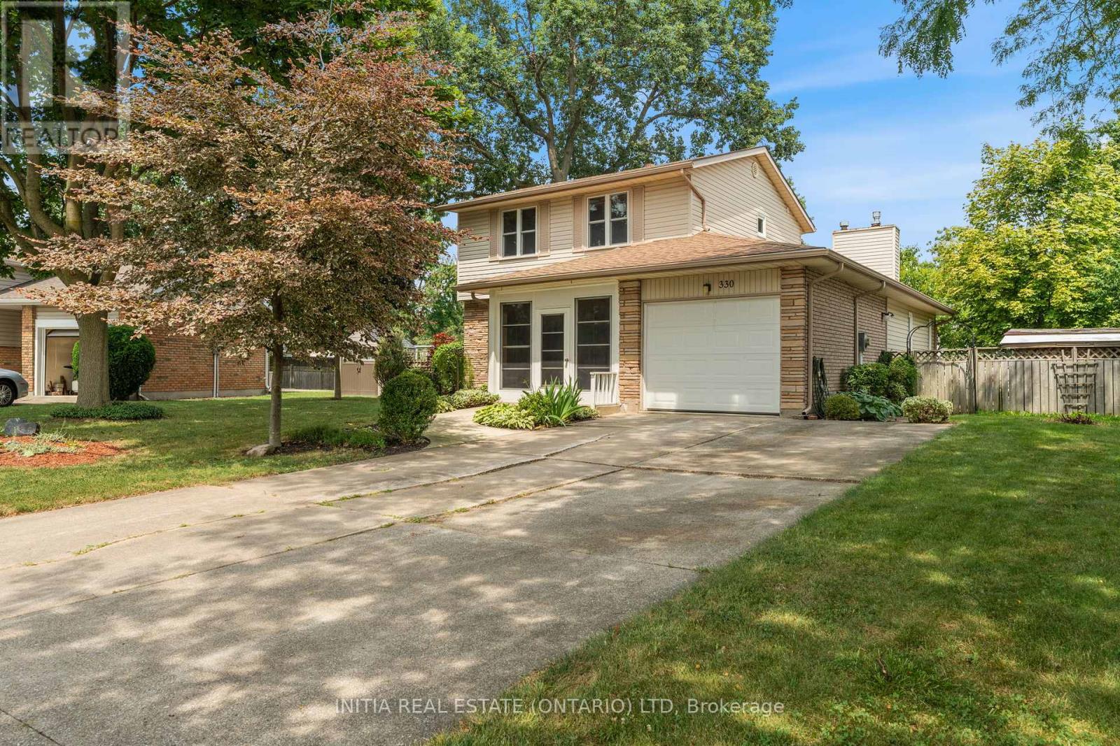 330 Willow Crescent Property Photo 1