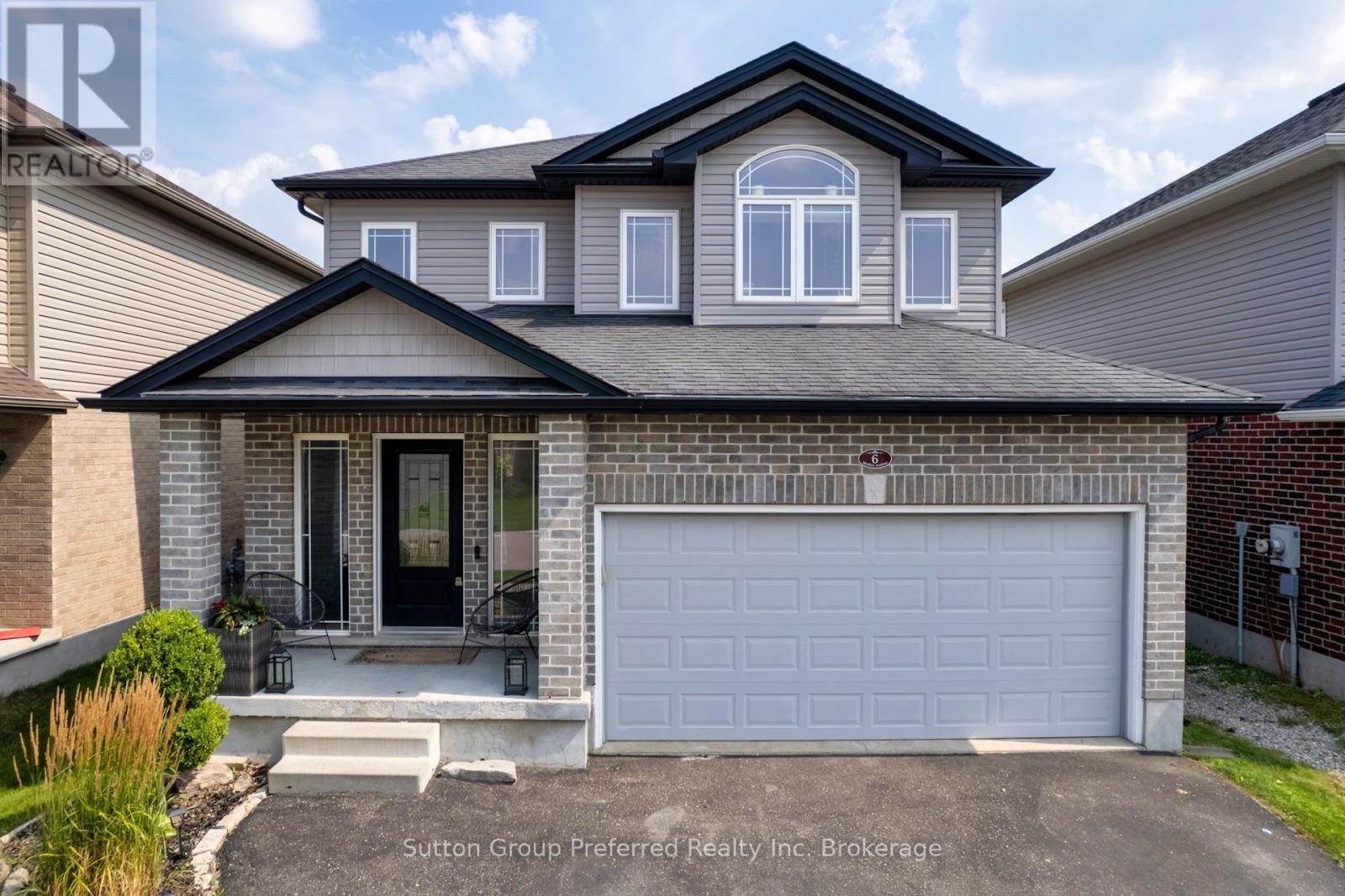 6 Moffatt Avenue Property Photo 1