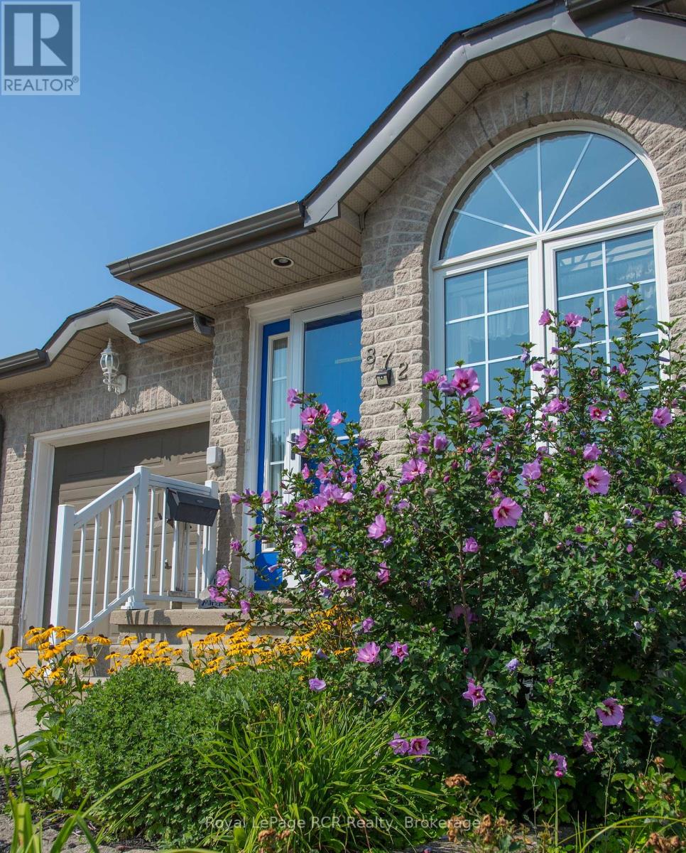 872 9th A East Avenue Property Photo 1