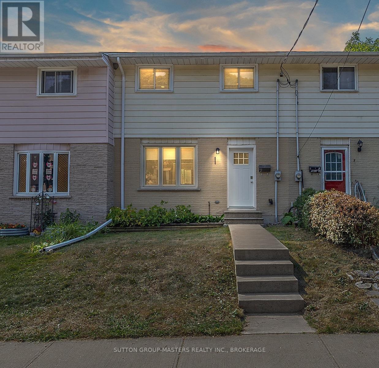 7-98 Thomas Street Property Photo 1
