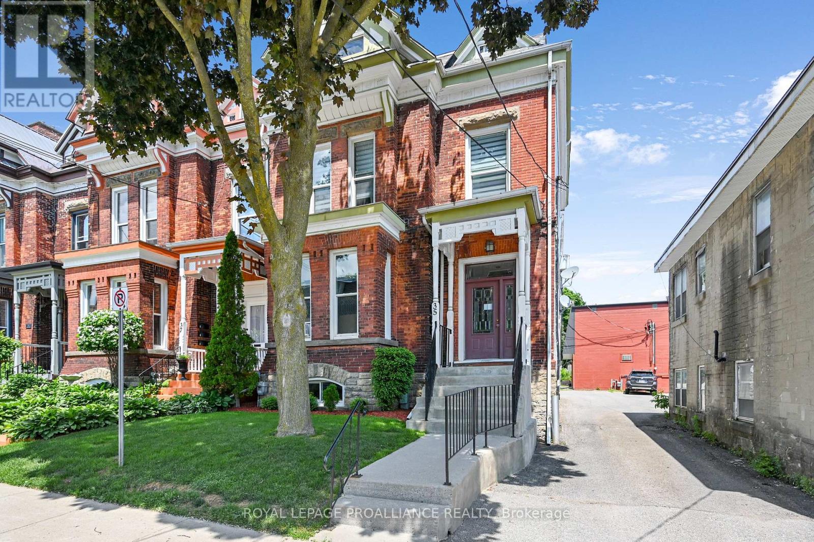 35 Bethune Street Property Photo 1