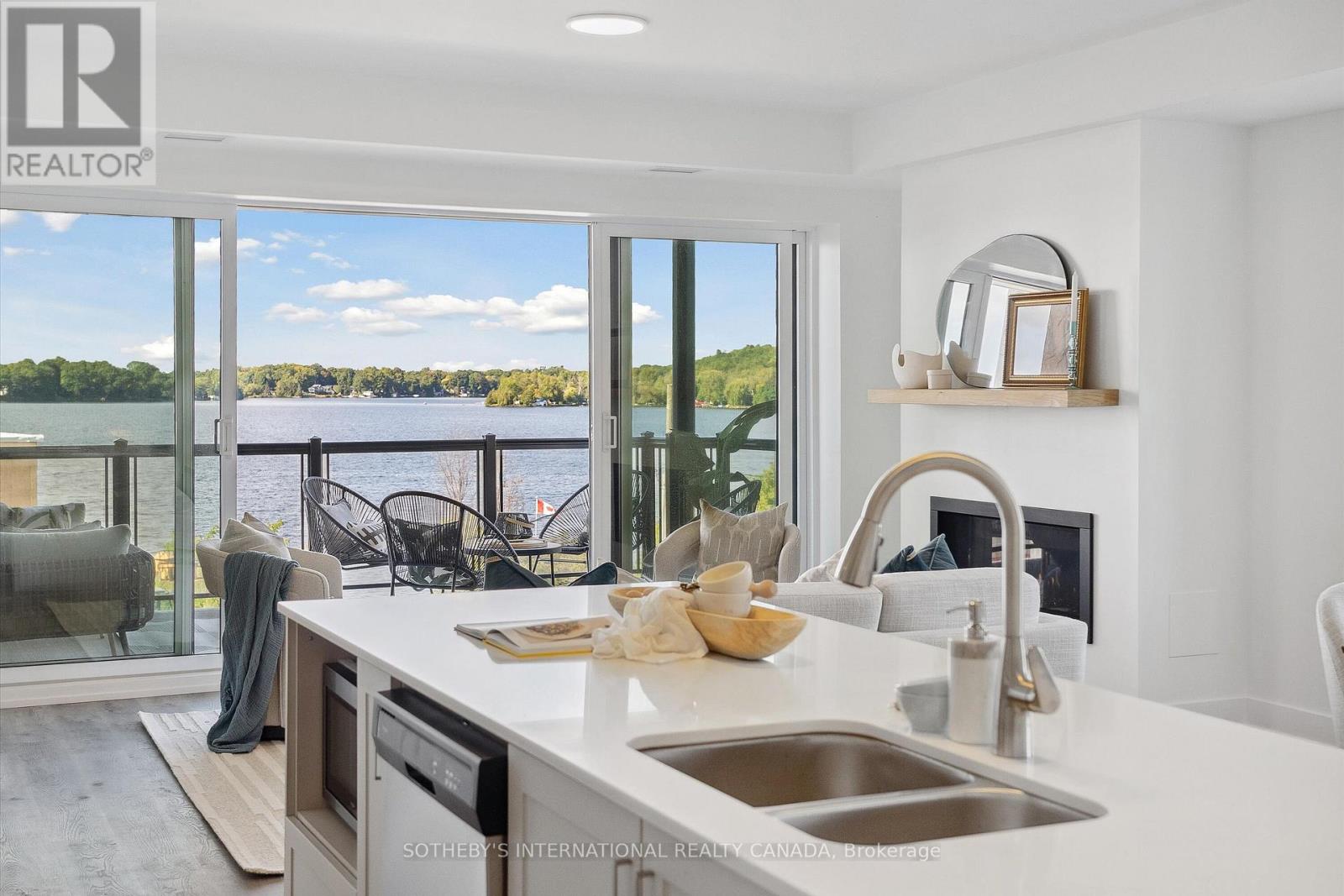 208 - 19B WEST STREET N Property Photo 1