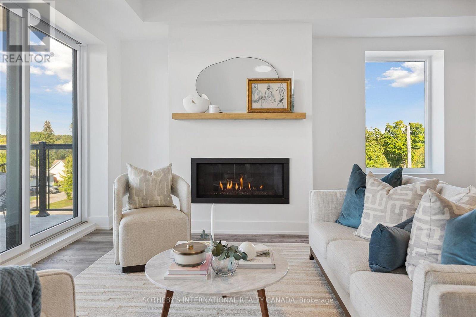 308 - 19b West Street N Property Photo 3