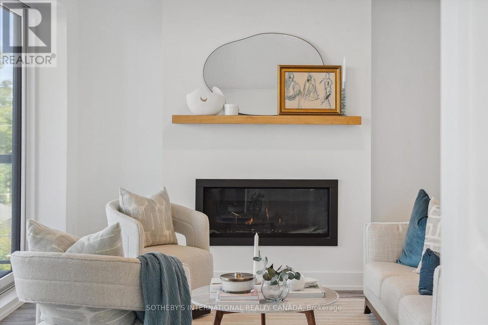 308 - 19b West Street N Property Photo 5