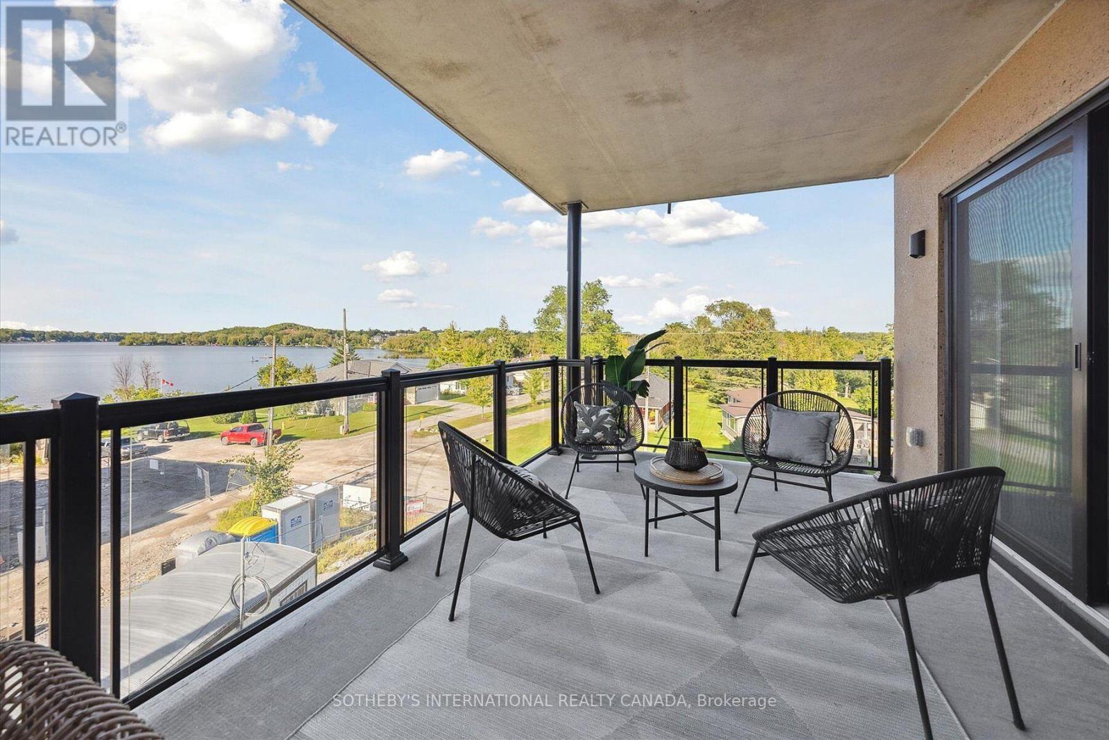 308 - 19b West Street N Property Photo 14