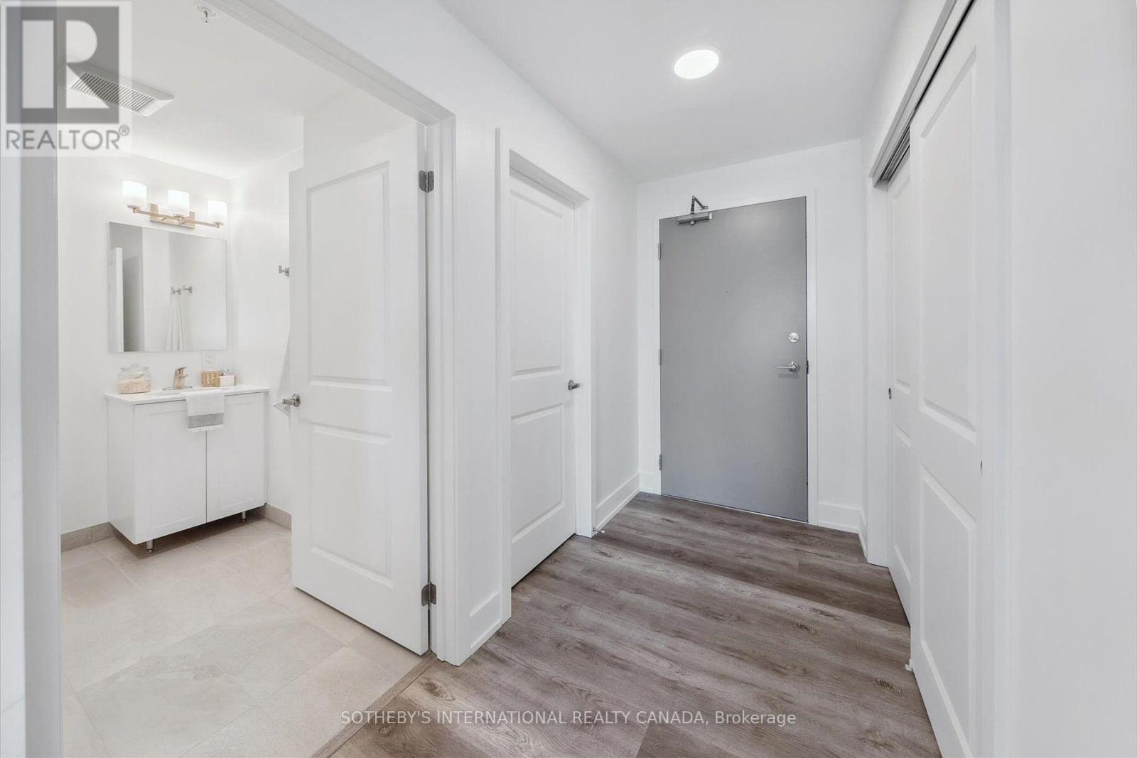 308 - 19b West Street N Property Photo 25