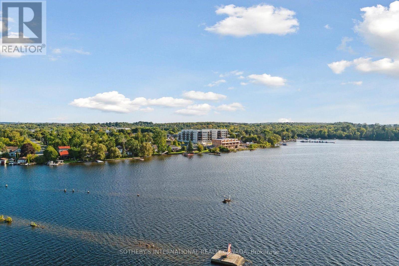 308 - 19b West Street N Property Photo 36