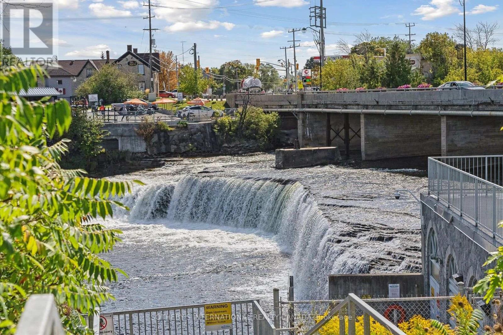 308 - 19b West Street N Property Photo 37