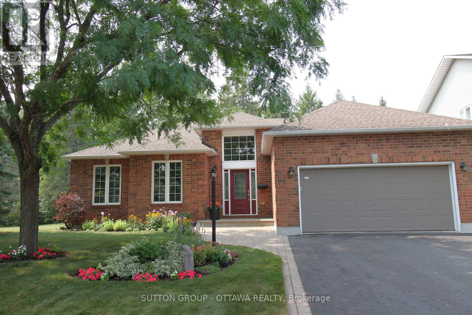 18 Sirocco Crescent Property Photo 1