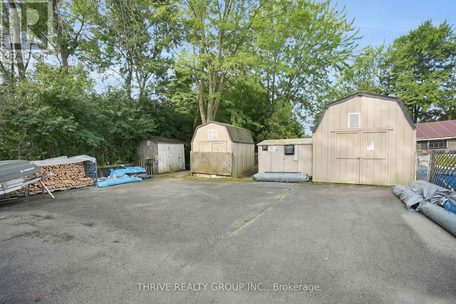 22049 Hyde Park Road Property Photo 16